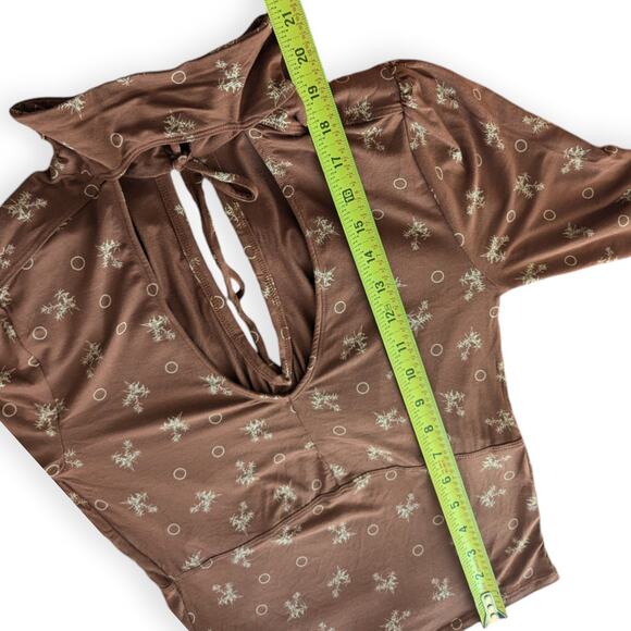 FREE PEOPLE Soraya Top Brown Floral Size XS Keyhole Neck Open Back - Picture 7 of 7